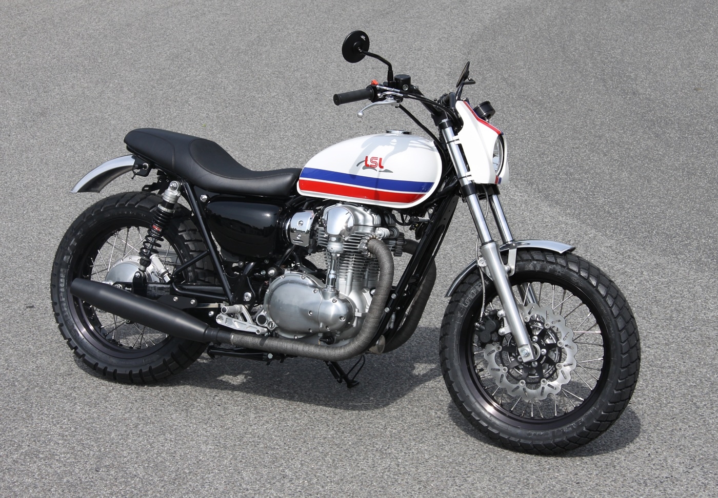 Kawasaki w800 Clubman su Motociclismo