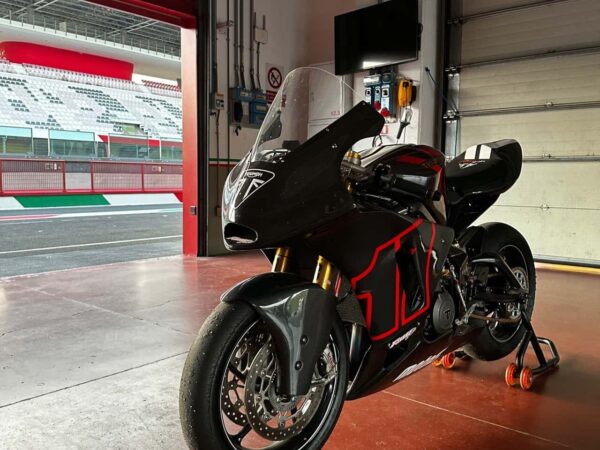 Triumph Daytona Moto