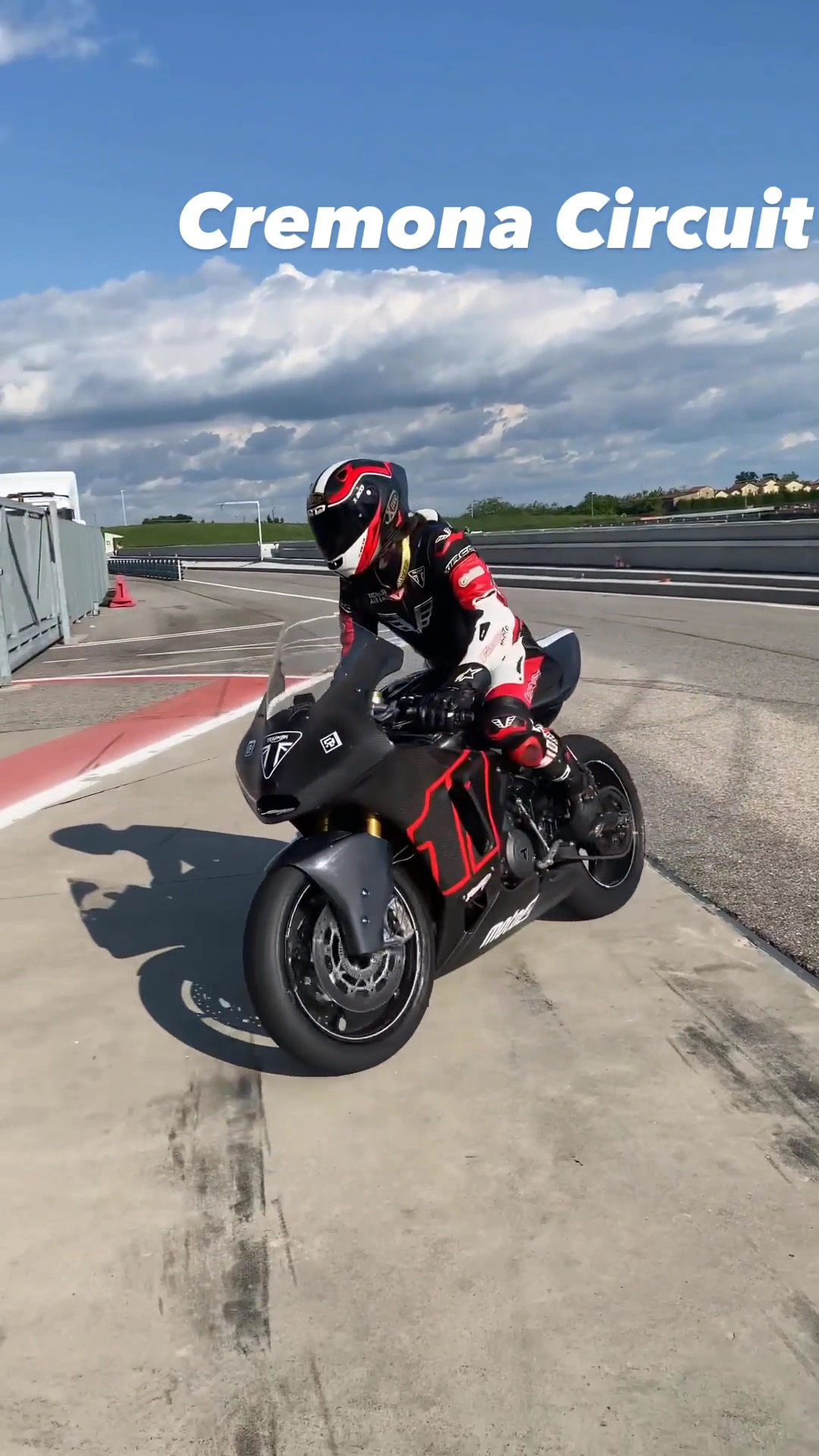 Triumph Daytona Moto Video