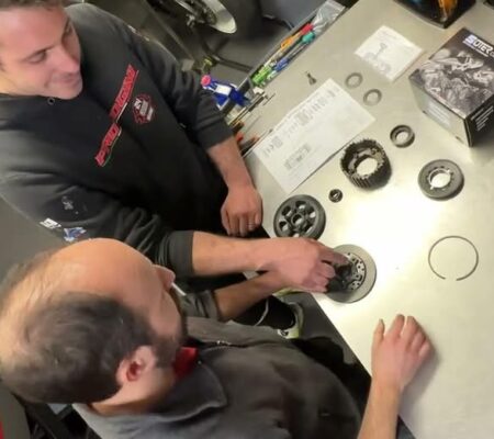 Fabbris Moto Officina Moto a Verona specializzata in preparazioni, tagliandi, sospensioni, cambio gomme e molto altro...